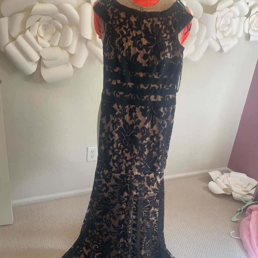 Black and nude tadashi Joshua evening gown